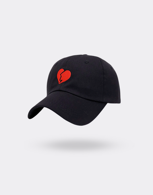 Sneaked - Casquette motif coeur brisé rouge