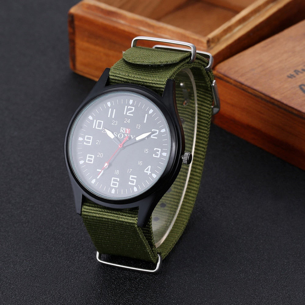 Sneaked - Montre rond style militaire avec aiguille rouge - Sneaked