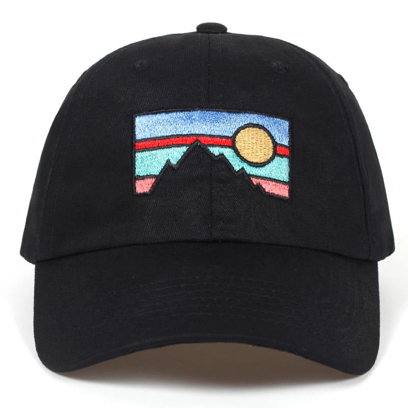 Sneaked - Casquette logo patché couché de soleil avec montagne