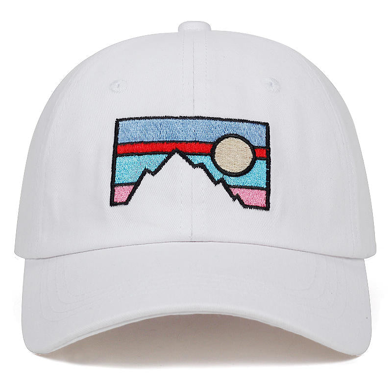 Sneaked - Casquette logo patché couché de soleil avec montagne